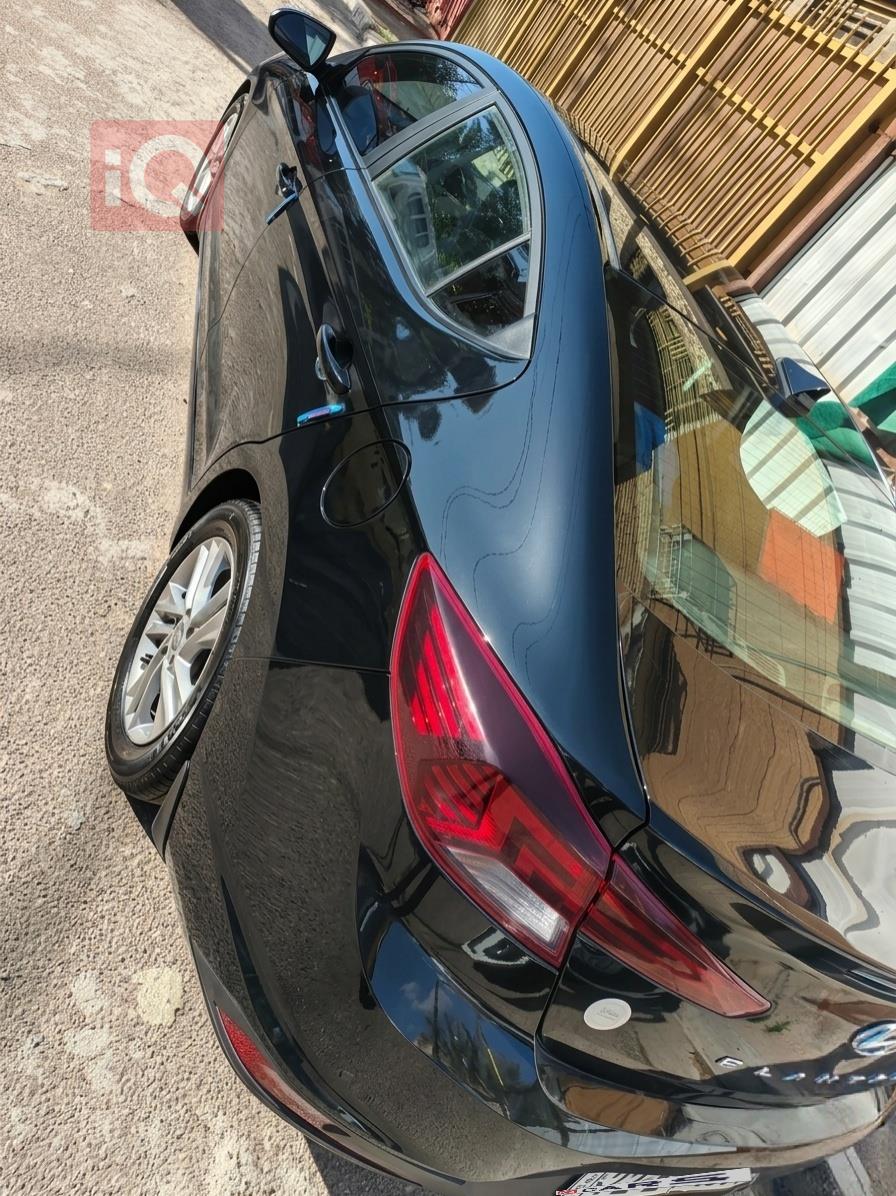 هیۆندای ئەلەنترا